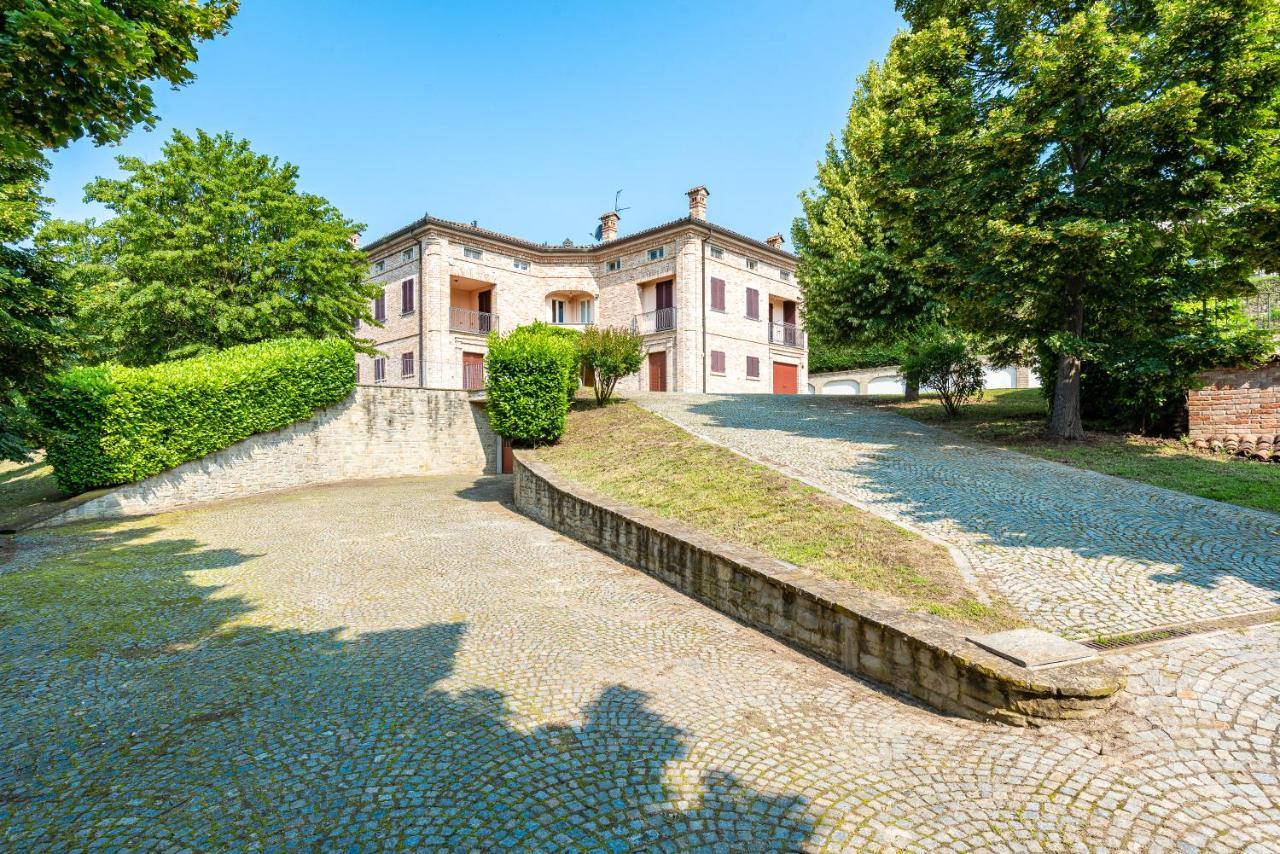 Villa Cornelia , Entire Villa With Private Pool Corneliano d'Alba Exterior foto